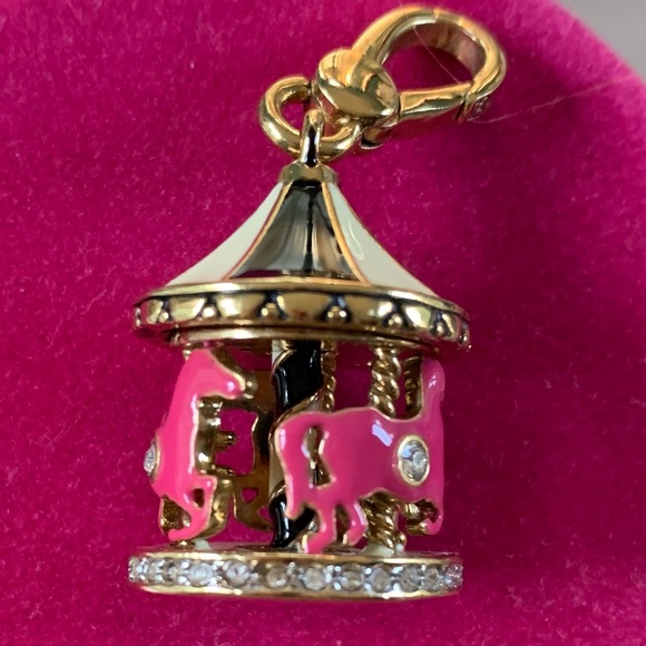 2009 Juicy Couture rotating carousel pendant - Picture 5 of 5